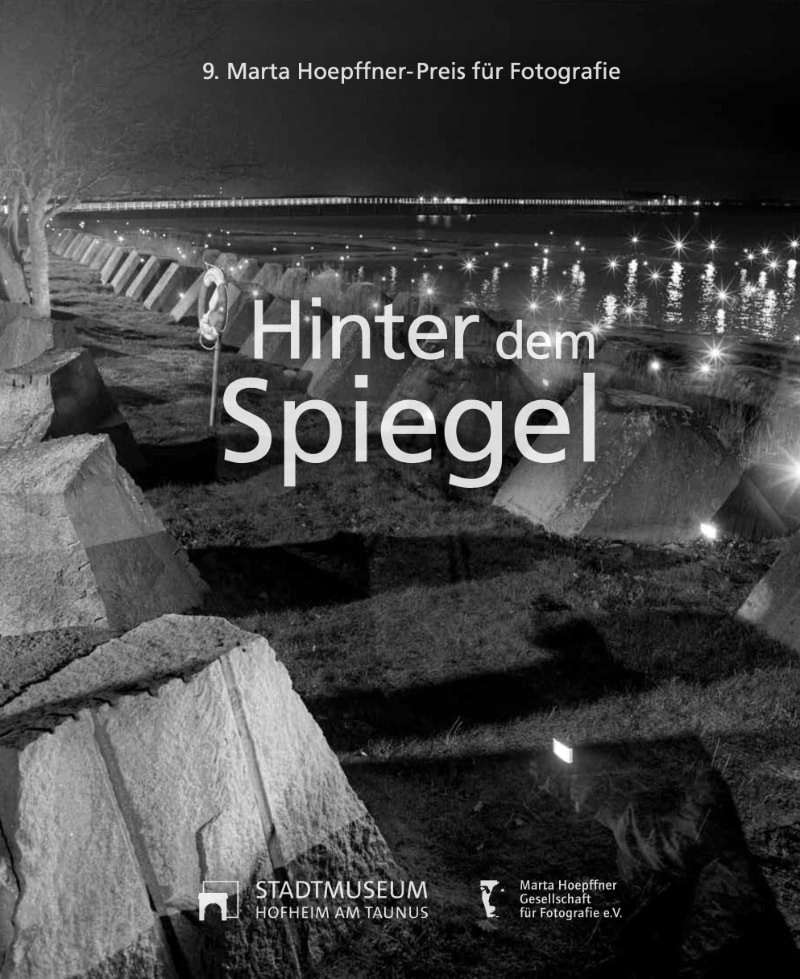 Hinter dem Spiegel (2026)